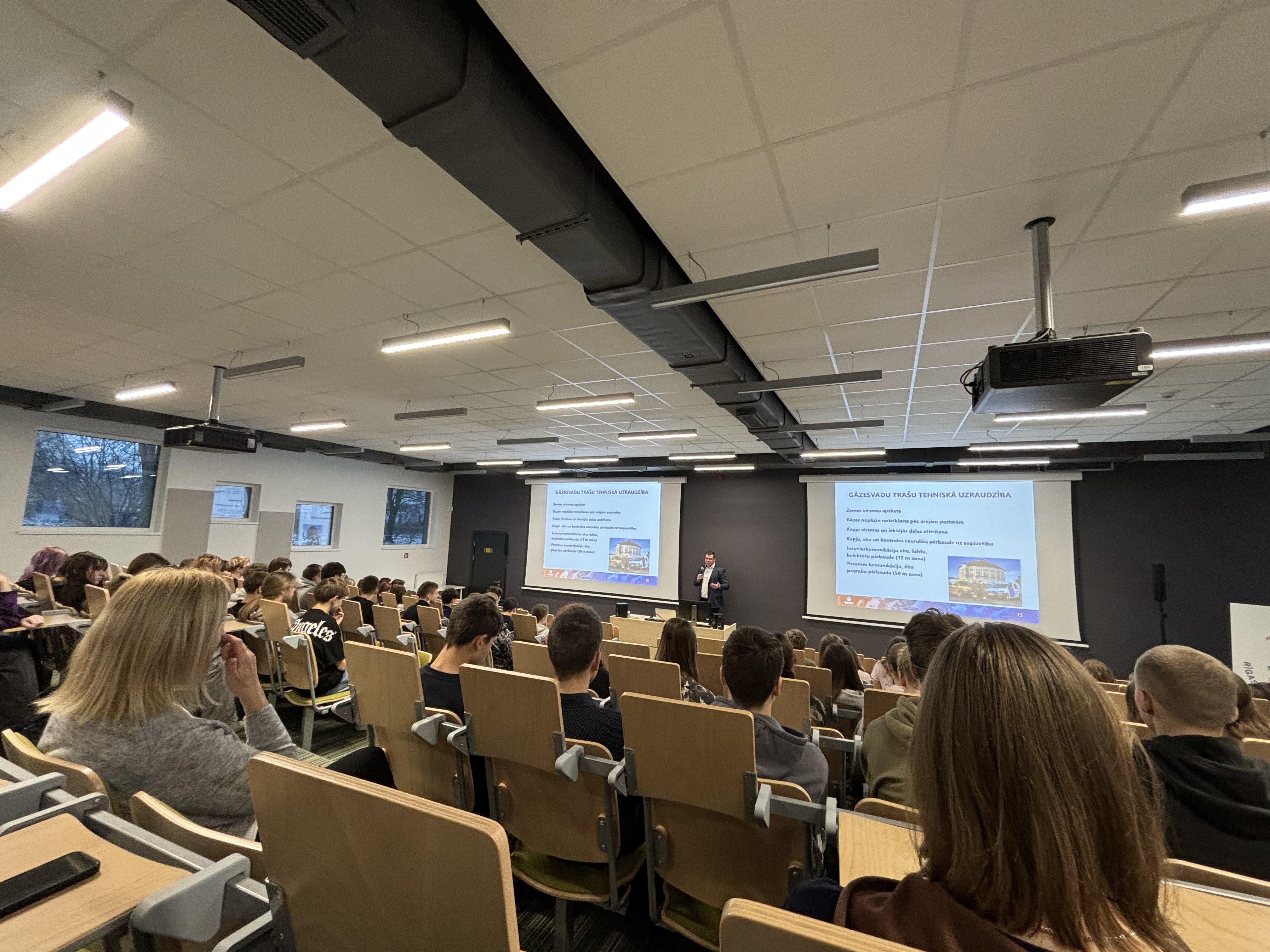 F3003928-CBBF-40A2-9130-FD5BAD3882AE (1)