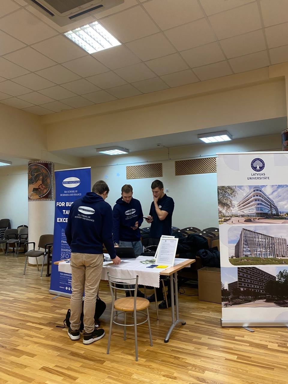 FCAC91B9-C2EE-4303-8FFC-F7F8746E7662