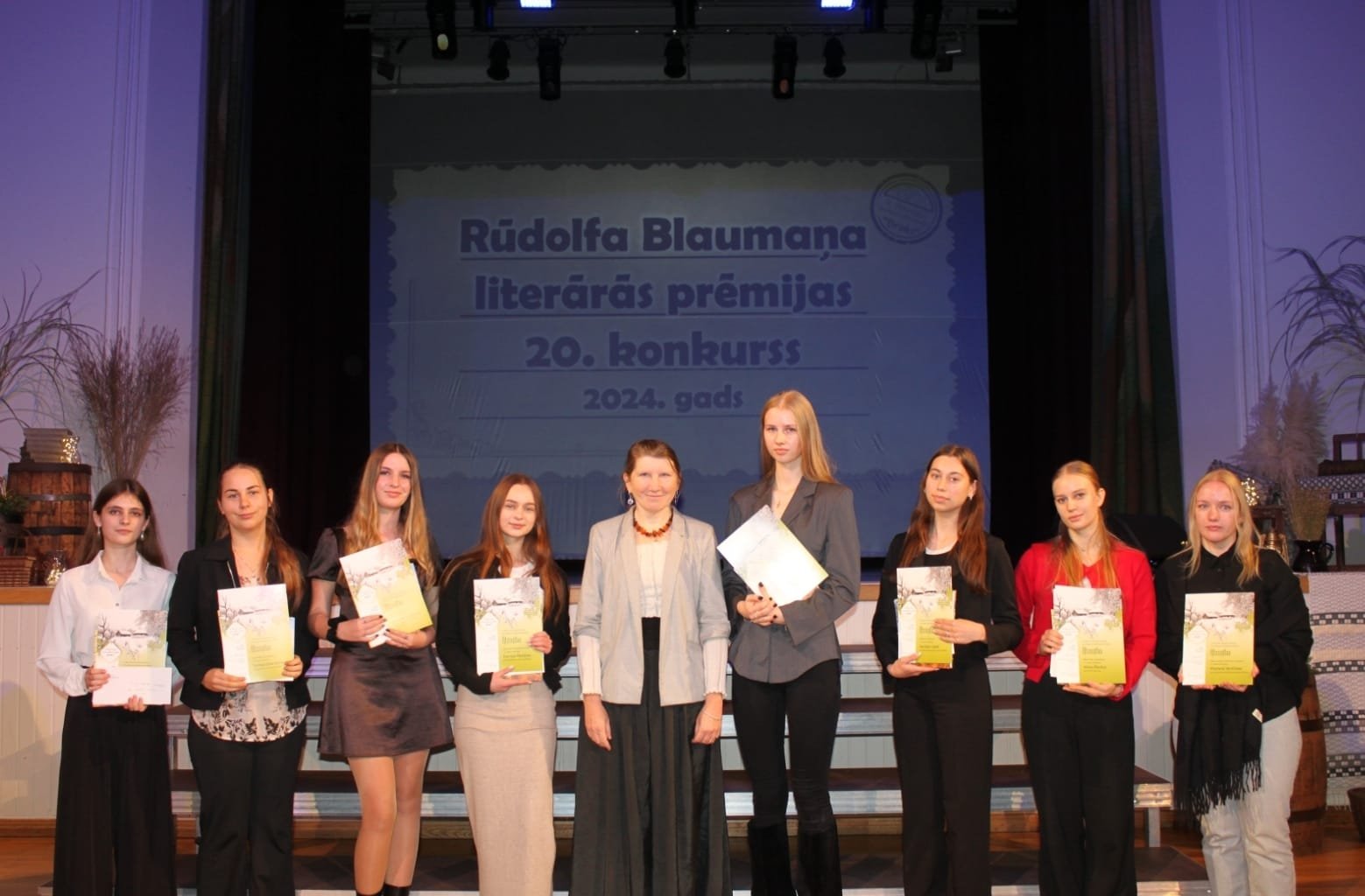 WhatsApp Image 2024-12-10 at 11.58.54