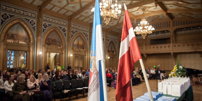 s7f3gTaHtSSqXGPyrxhnIYKbYXm7BxCM_817_410